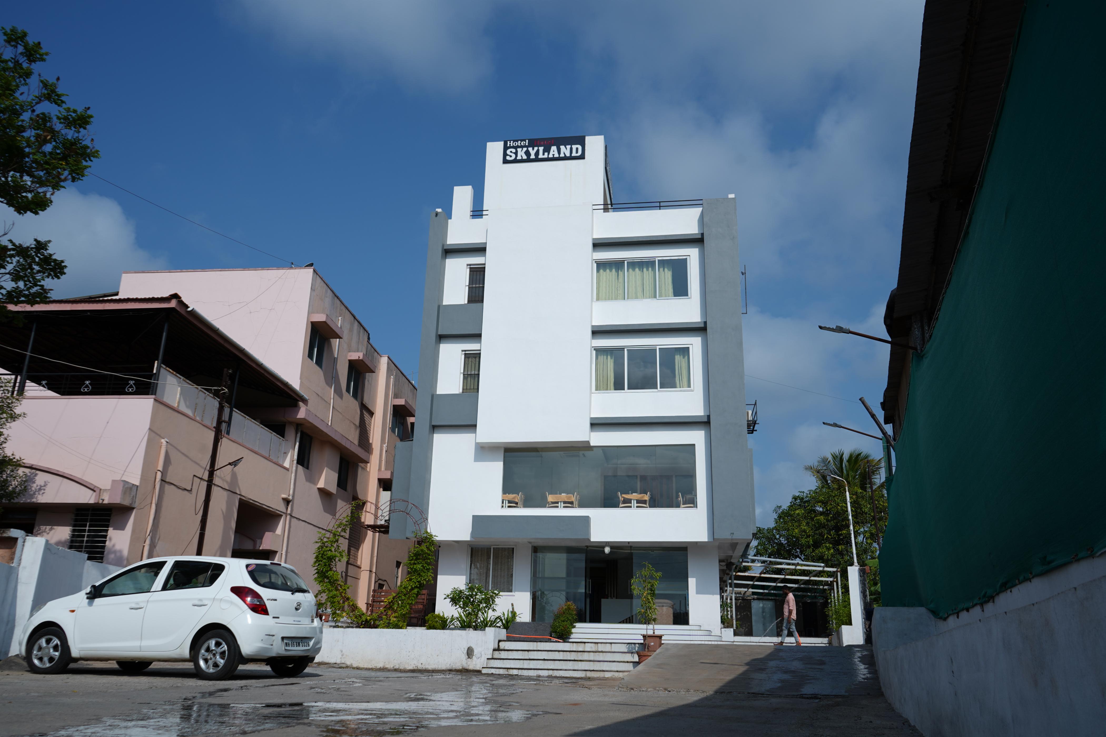 Hotel King Raama - Tap to explore photos