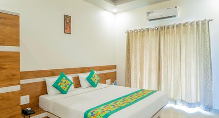 Treebo The Venna Hill Room Type - Deluxe Room with Strawberry Farm View