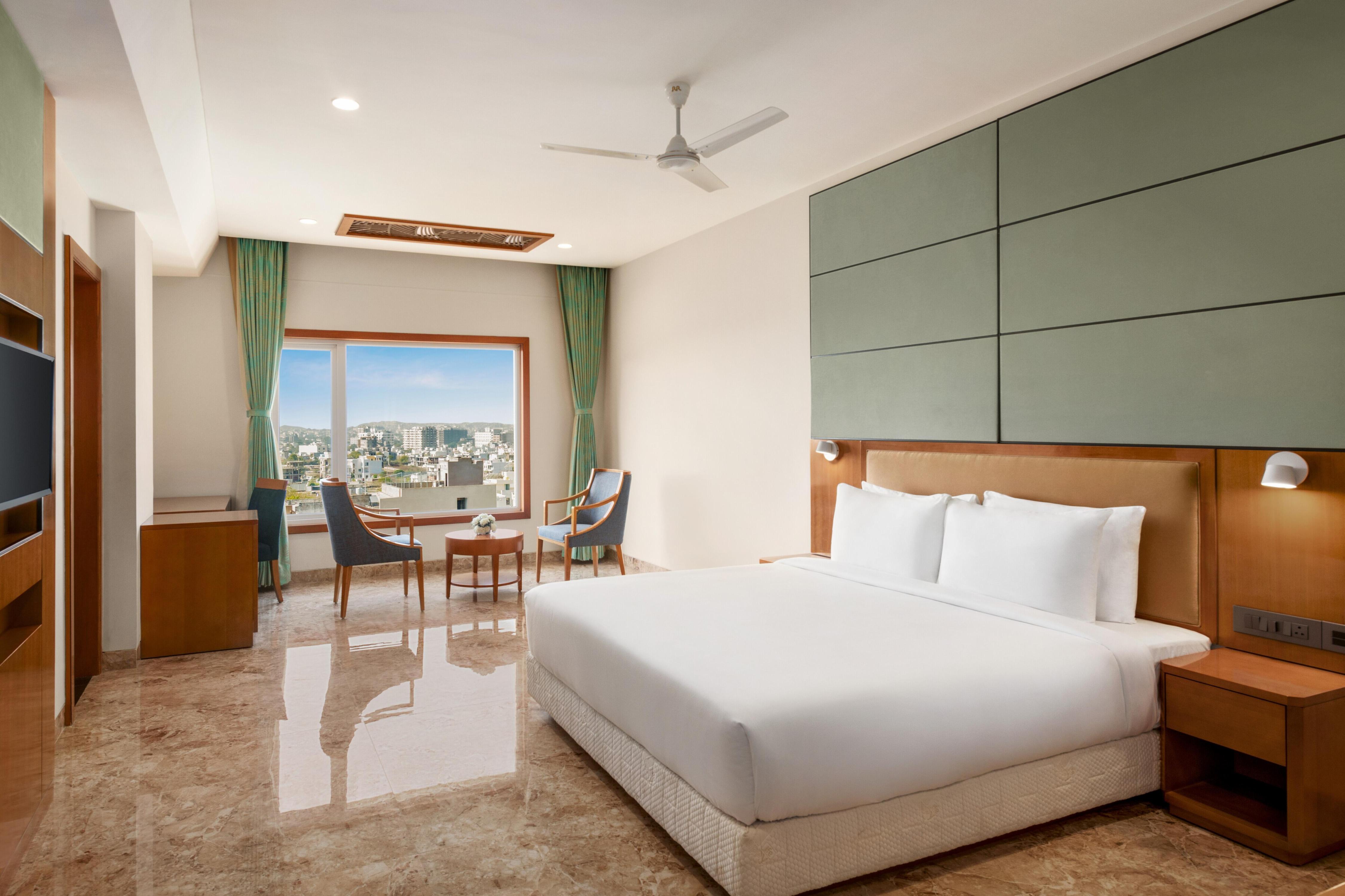 Howard Johnson by Wyndham Udaipur Roop Nagar Room Type - 1 King Bed, Premium Room, Non-Smoking