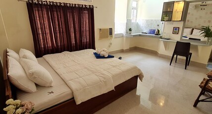 Dula HomeStay  Room Type - Deluxe Double Room