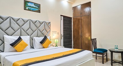 Itsy Hotels Golden Vista Room Type - Deluxe Room
