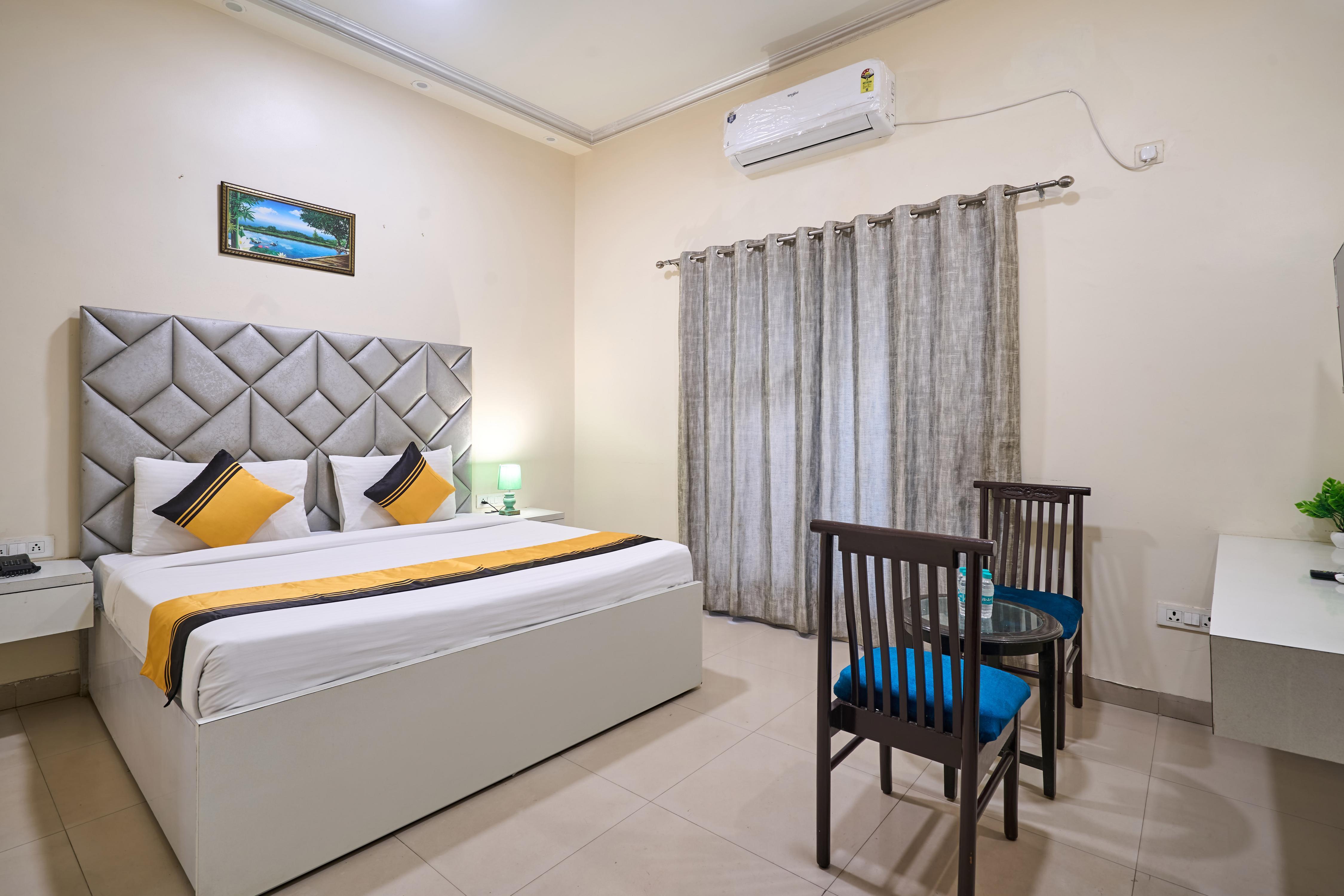 Itsy Hotels Golden Vista Room Type - Standard Room