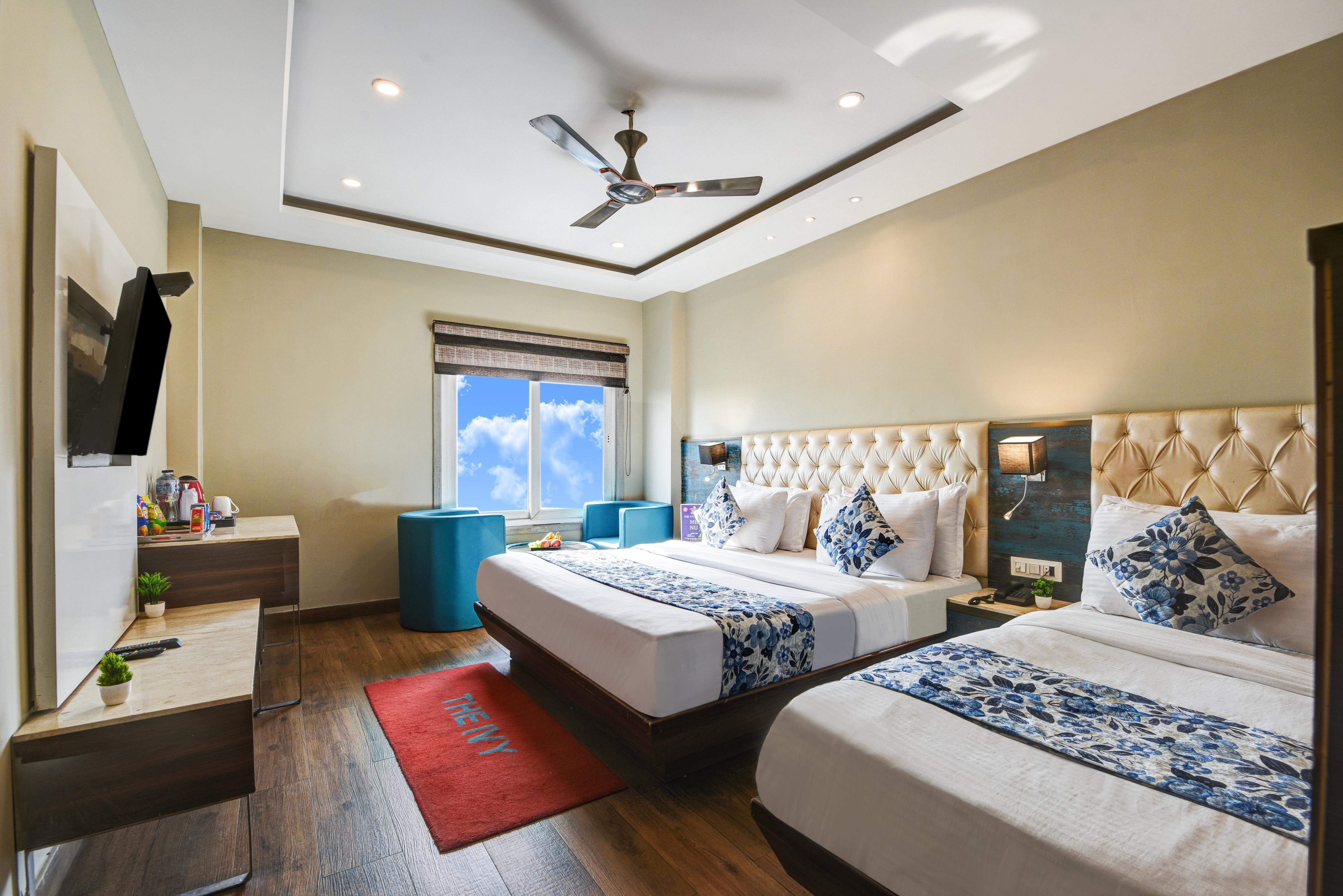 Hotel The IVY Grand with Secured Parking