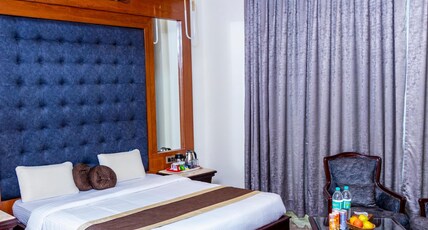 Hotel SK Executive Chakan Room Type - Suite Room with Bathtub