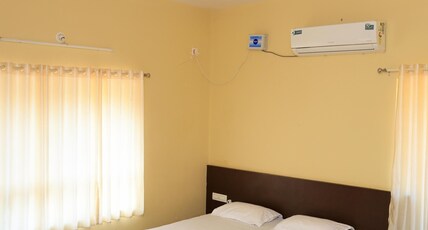Hornadu Sanman Residency Room Type - Deluxe AC Room