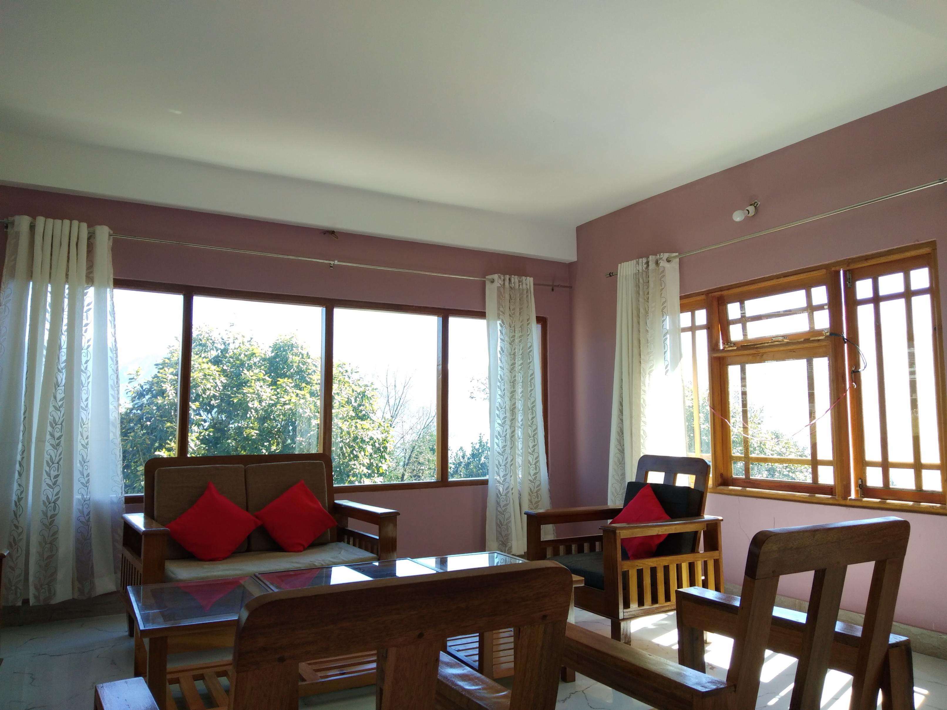Dewa Elegance | Rooms in a Homestay - Tap to explore photos