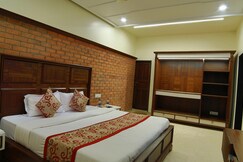 Hotel Mid Town Inn By Yanu Hotel & Resort  Walking Distance From Nakki Lake