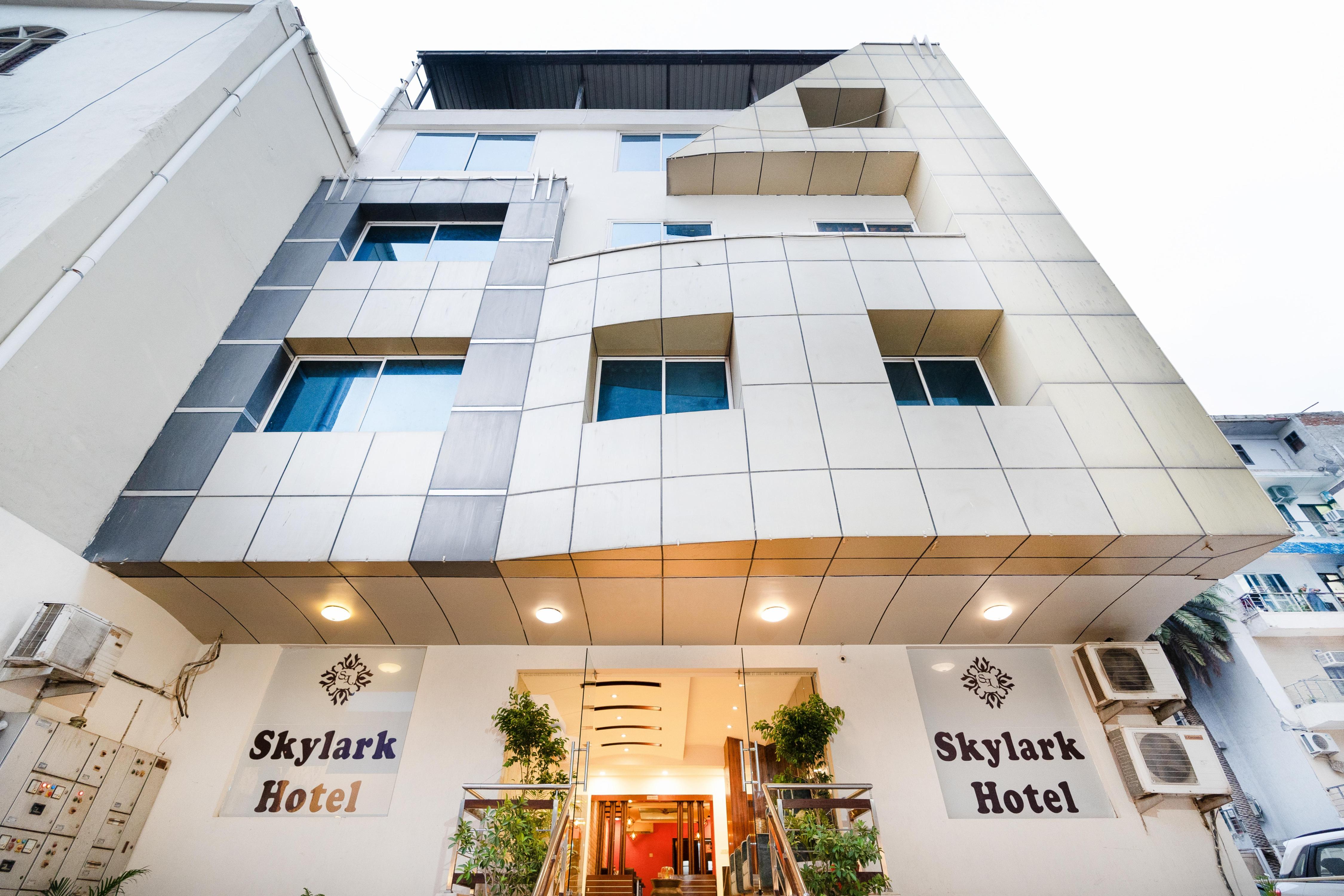 Skylark Hotel by Gabrian Hotels - Tap to explore photos