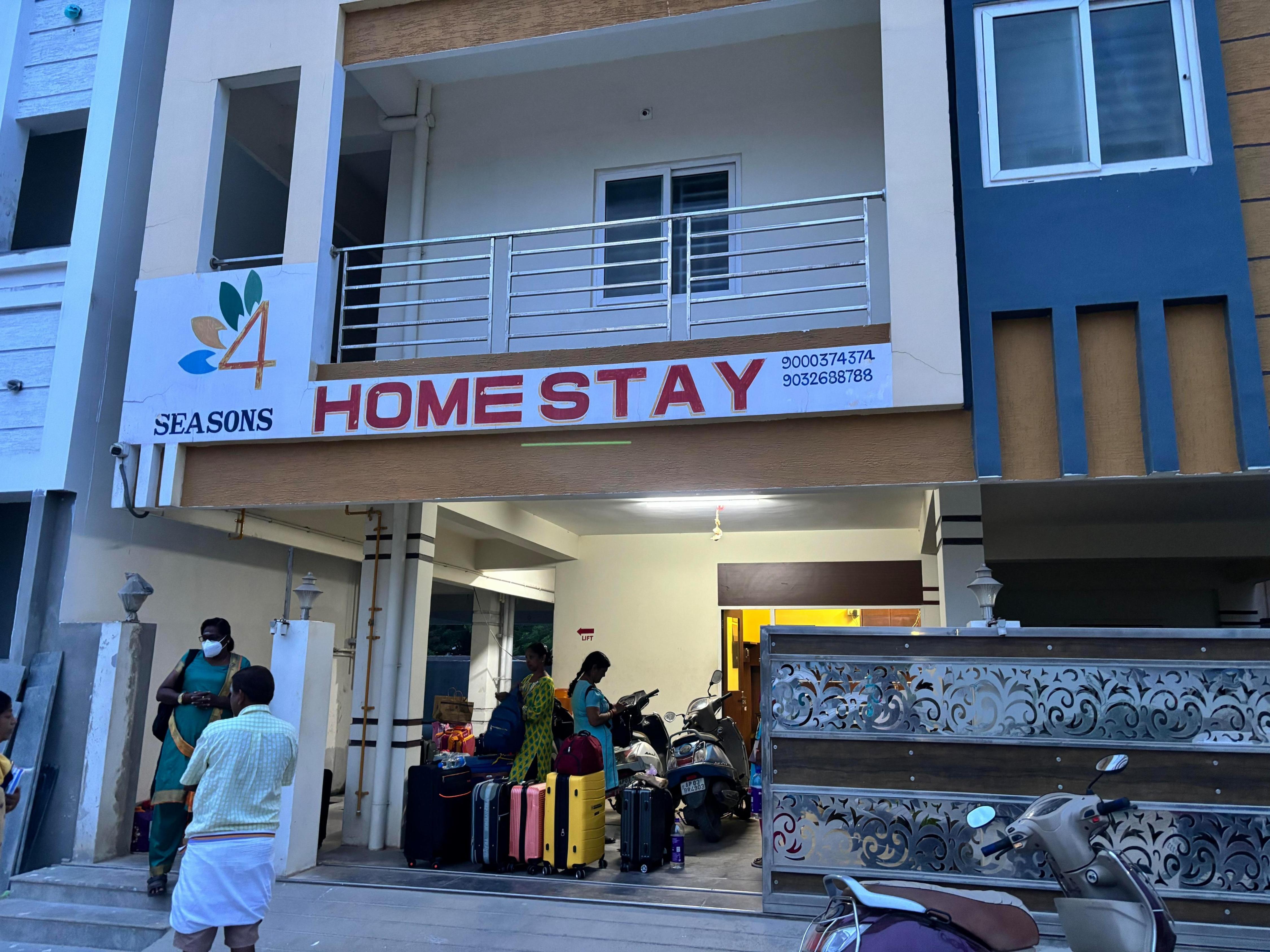 Four Seasons 1BHK, 2BHK Homestay