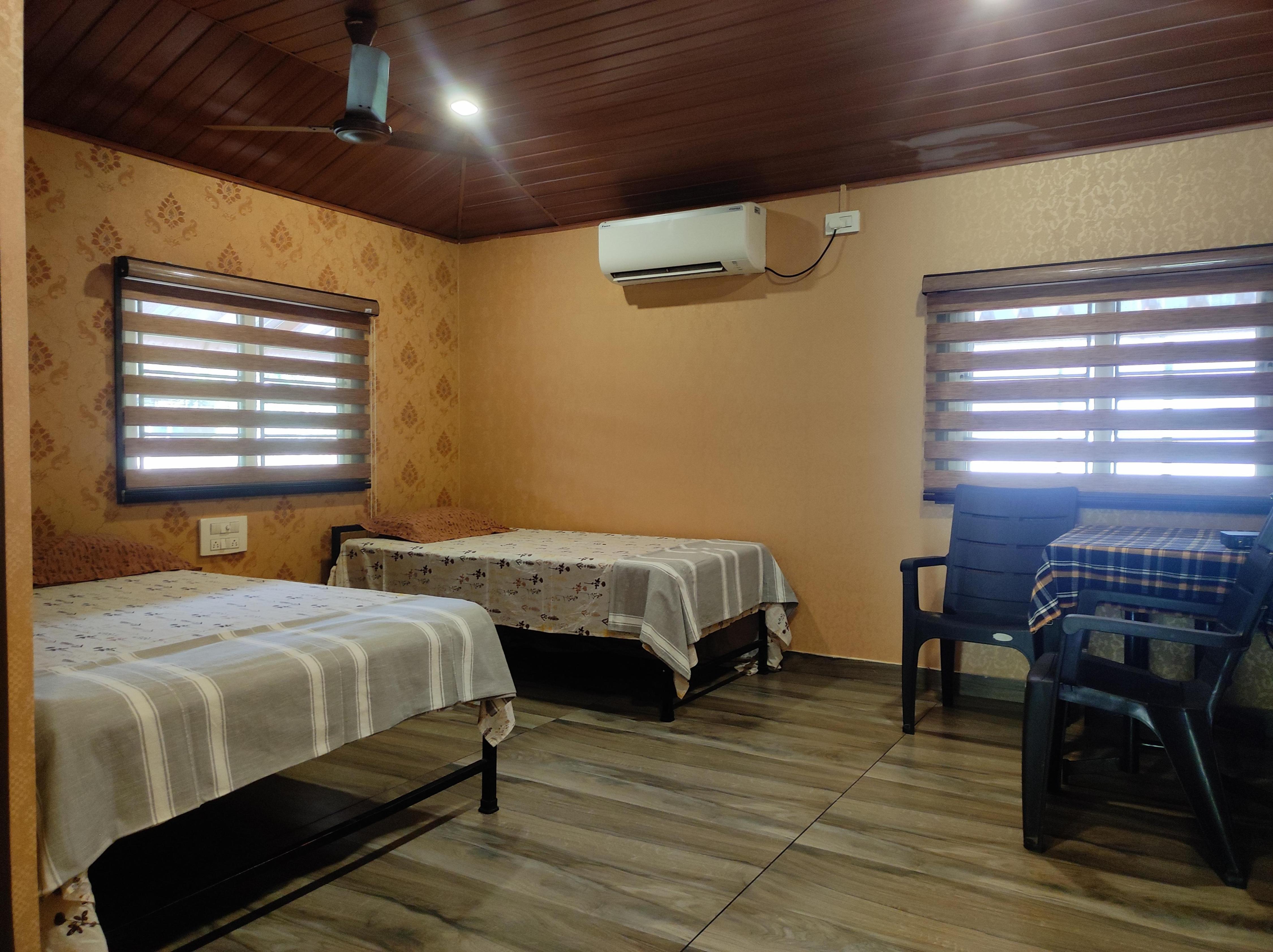 Pamba pool cottage & rooms - Tap to explore photos