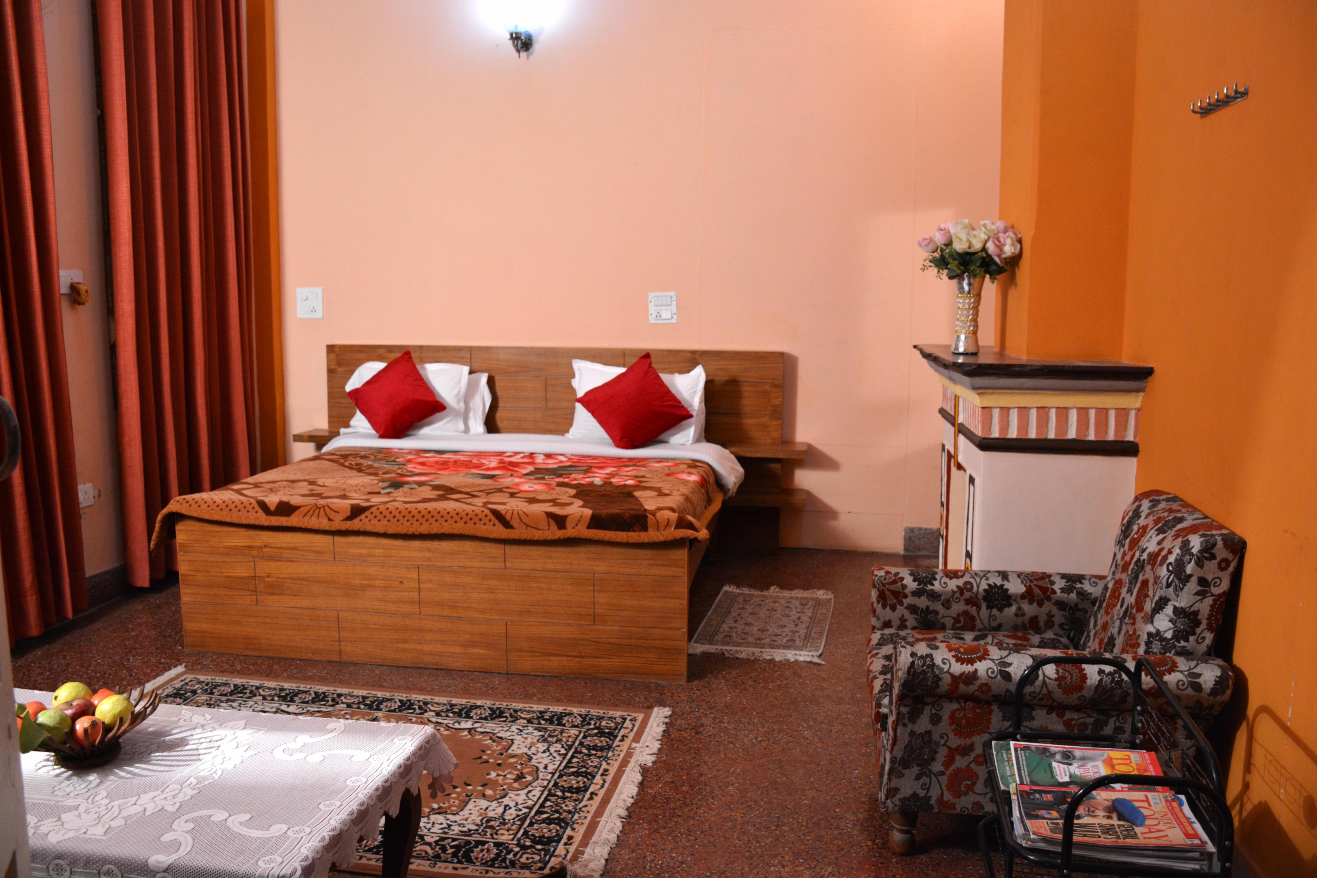 Solan Retreat - Tap to explore photos