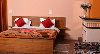 Solan Retreat Room Type - Courtyard-view King Room