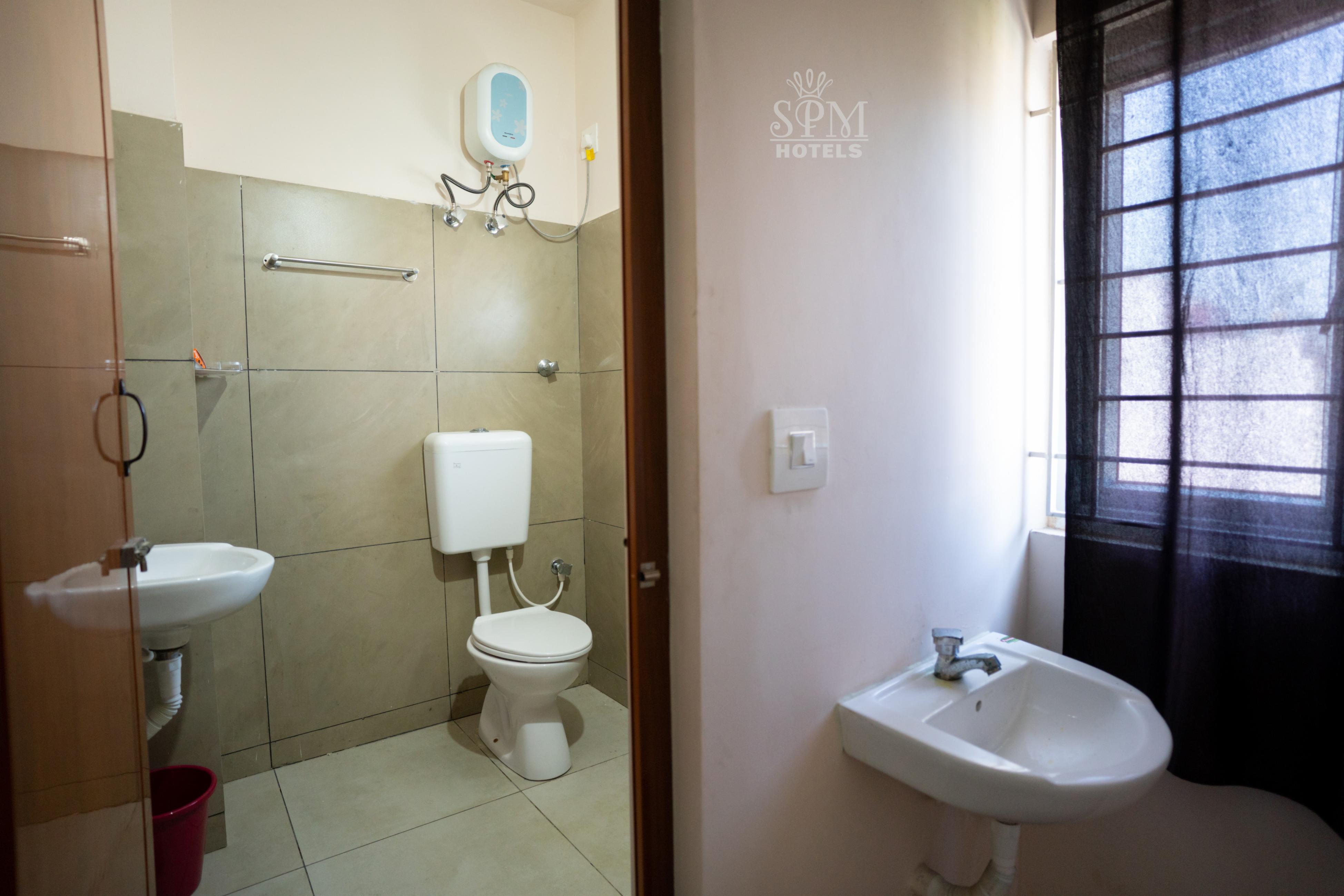 SPM Hotel Medavakkam - Tap to explore photos