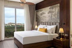 AURA BOUTIQUE HOTEL