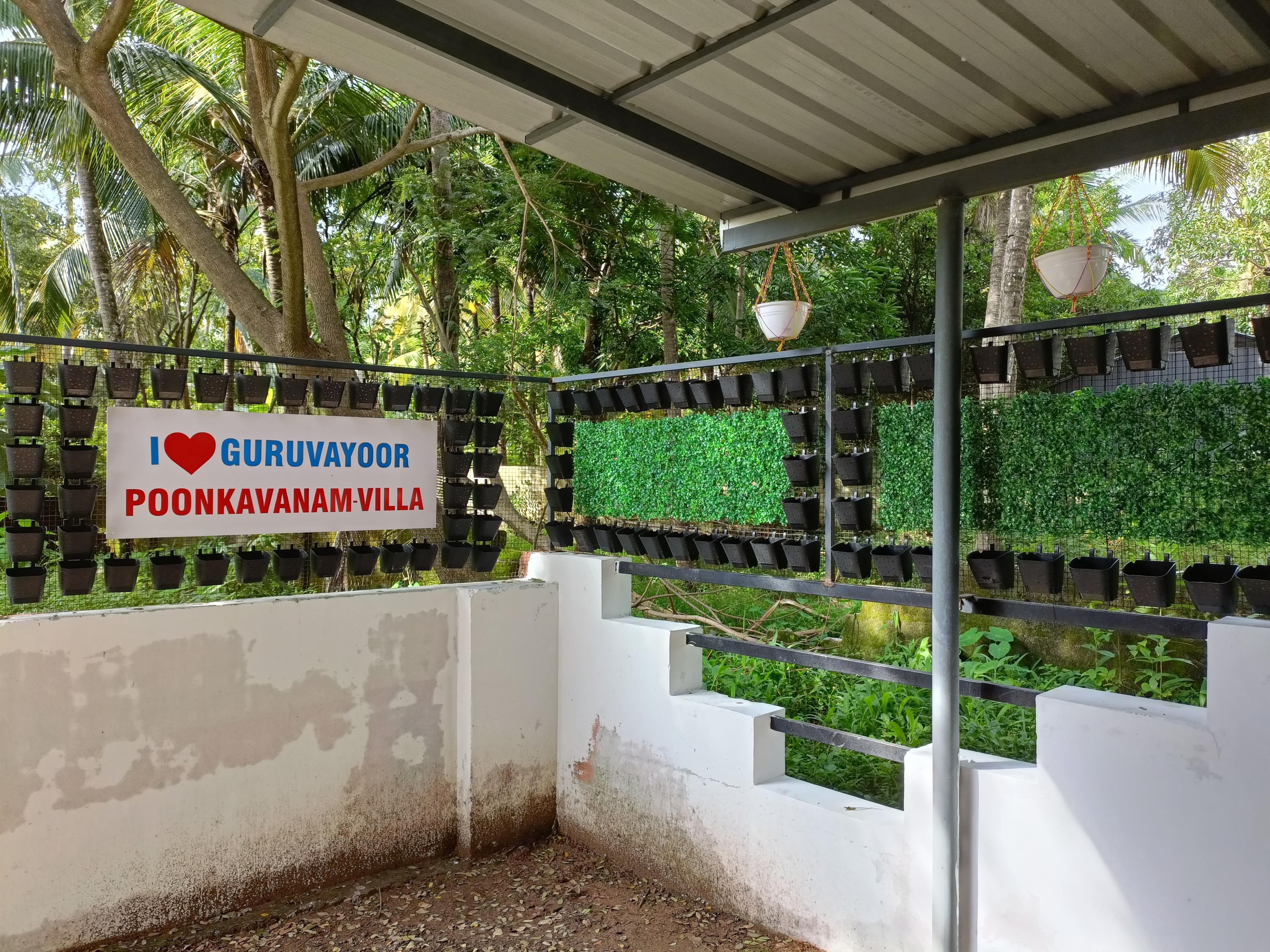 Poonkavanam Gust House - Tap to explore photos