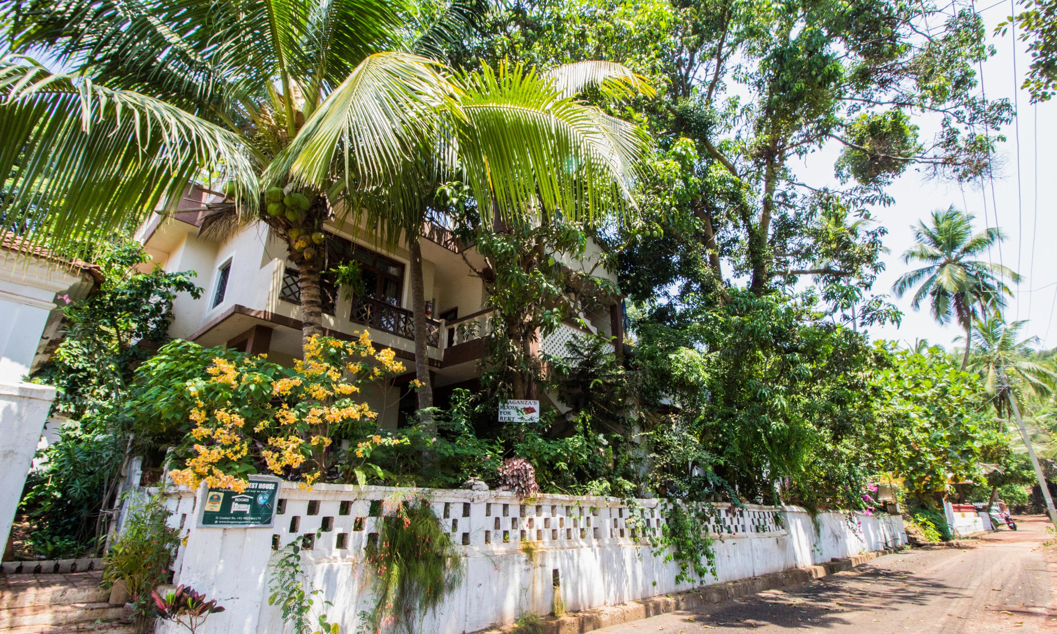 Braganza Guest House - Tap to explore photos