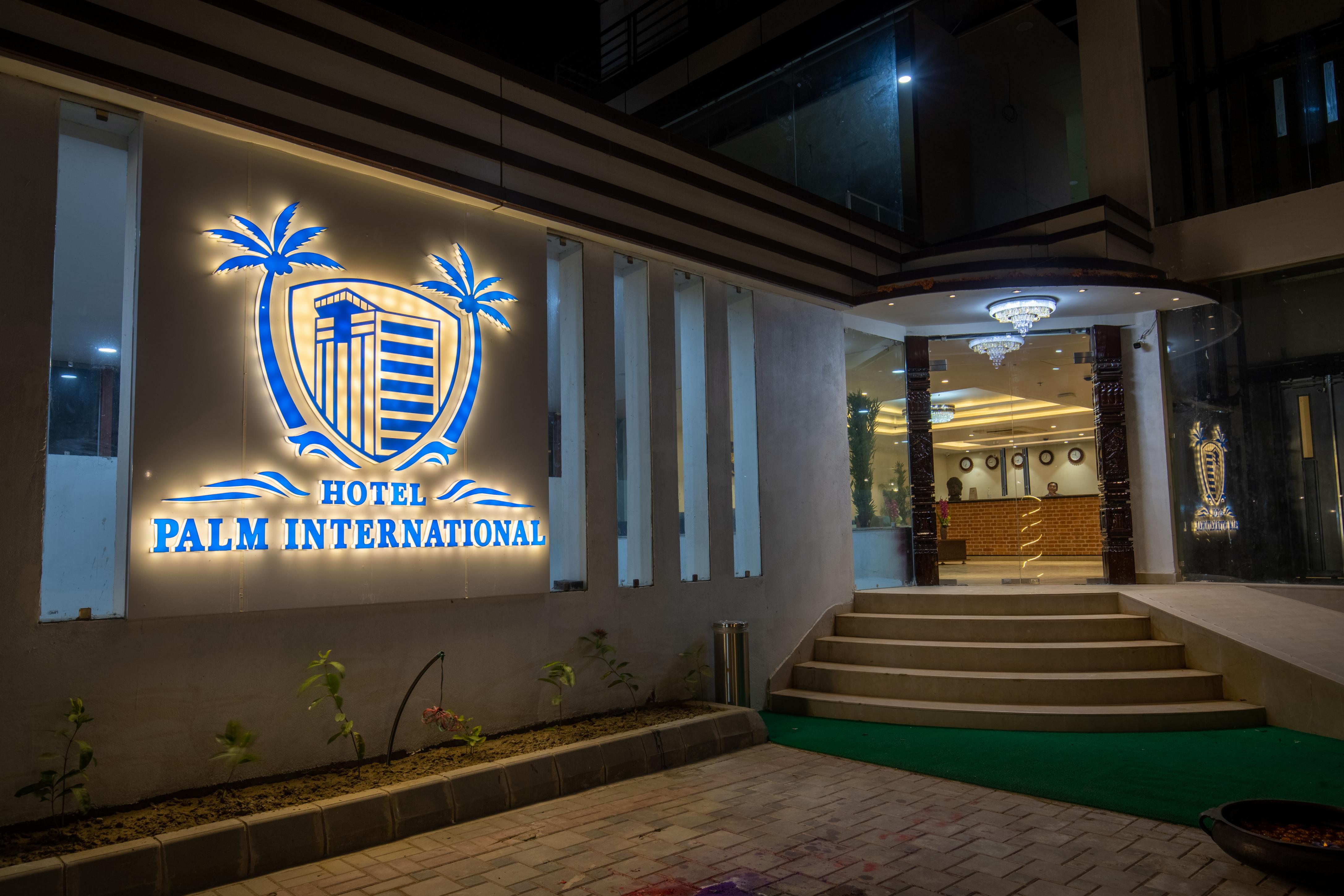 Hotel Palm International - Tap to explore photos