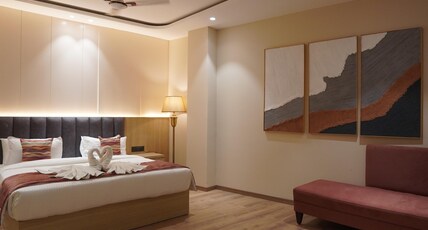 Hotel BR GRAND | 2KM FROM GOLDEN TEMPLE Room Type - MINI SUITE ROOM WITH BATH TUB