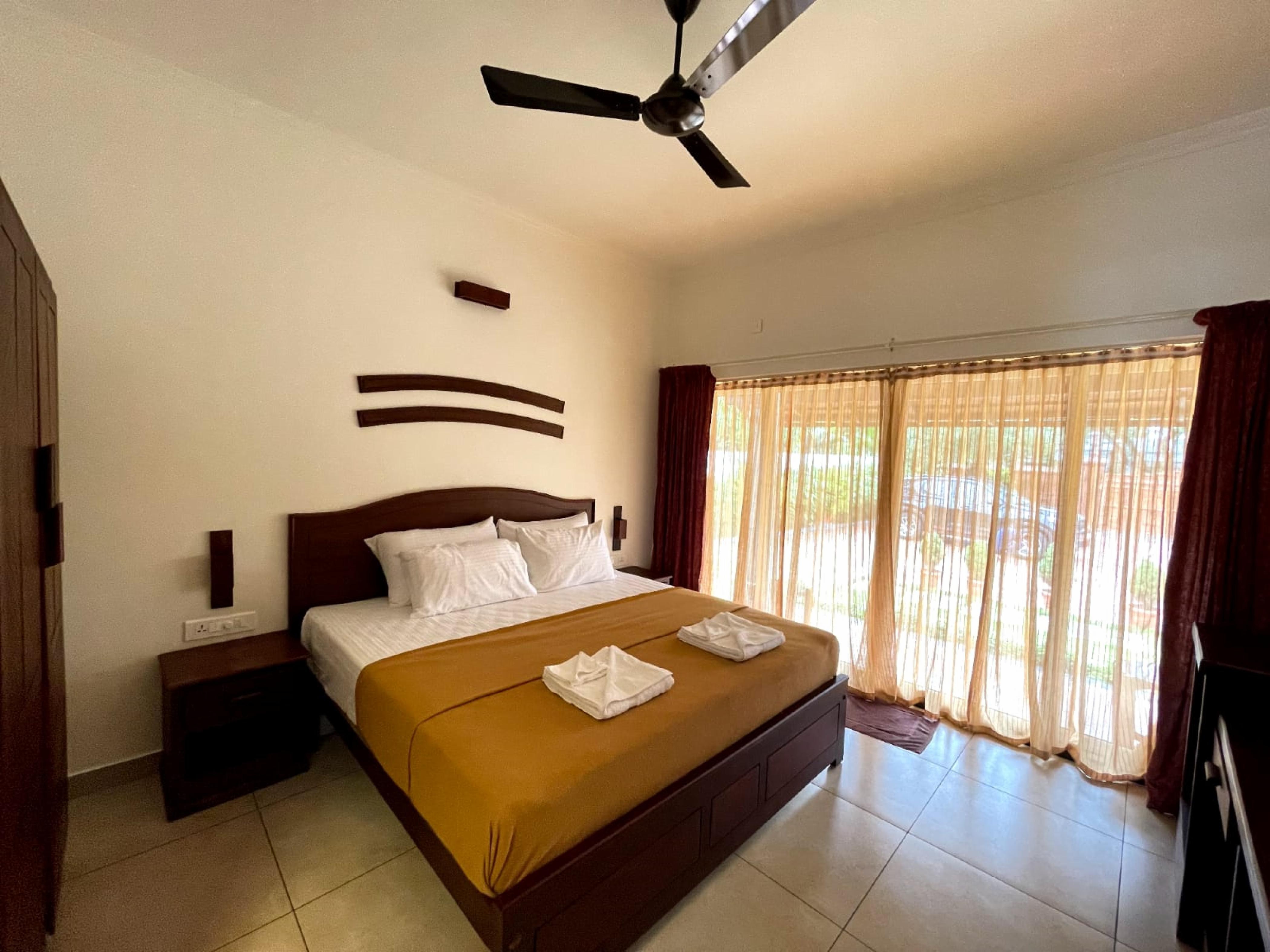 Breakwater Resort by Z Vacations - Tap to explore photos