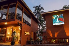 TreeHouse MARS Beach Cottages