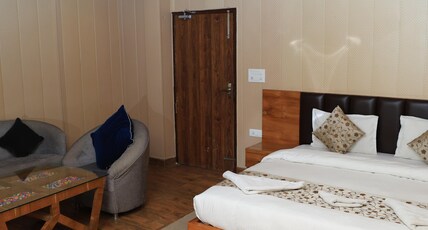 Yogved Hospitality & Resort Room Type - Contemporary Deluxe Suite