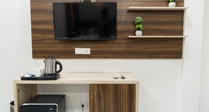 Hotel Lemonade | 5 Min from Golden Temple Room Type - Suite Room