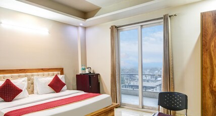 The Palm Suites Room Type - Deluxe Room with balcony The Palm Suites Room Type - Deluxe Room with balcony