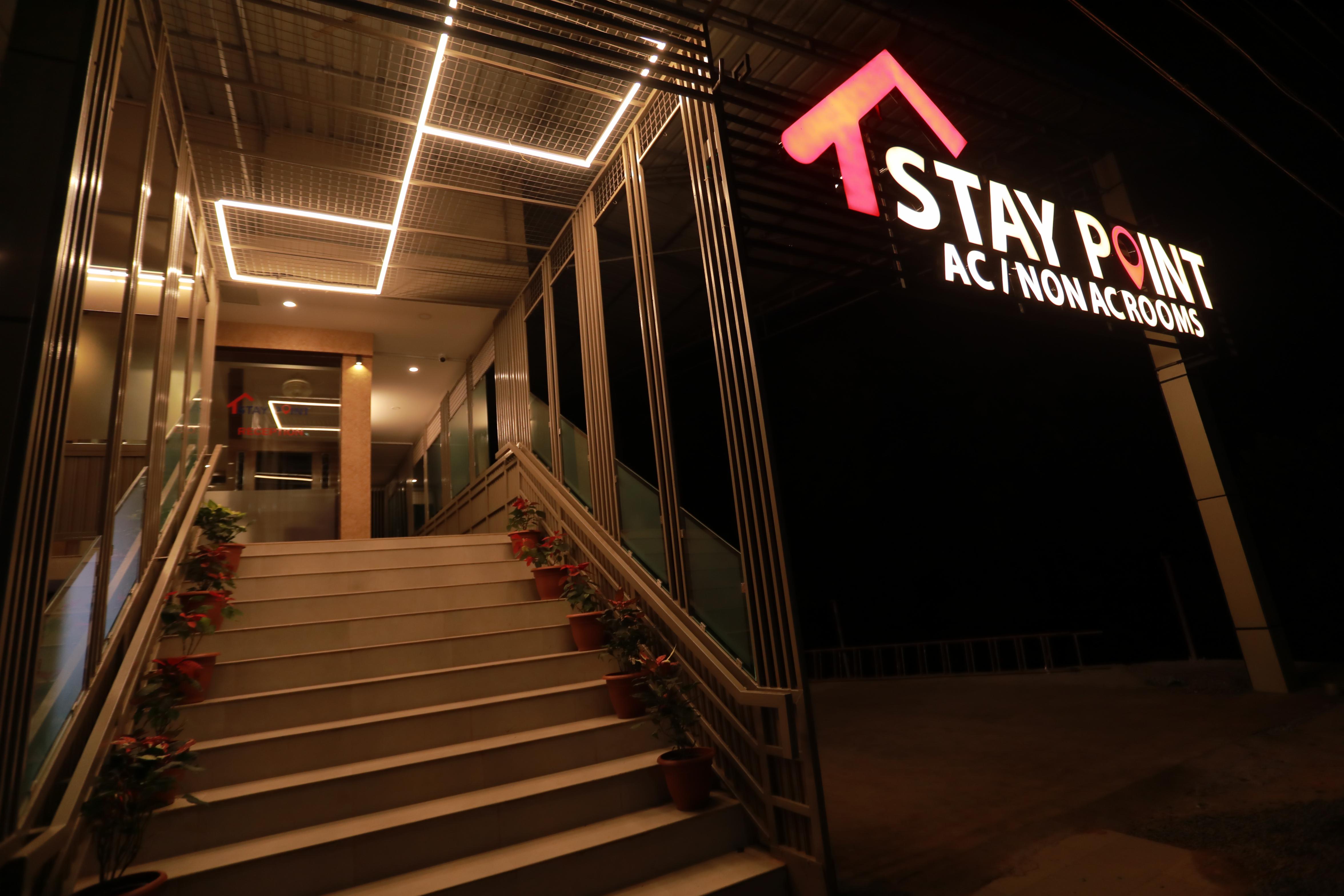 Stay Point | Rooms & Banquet