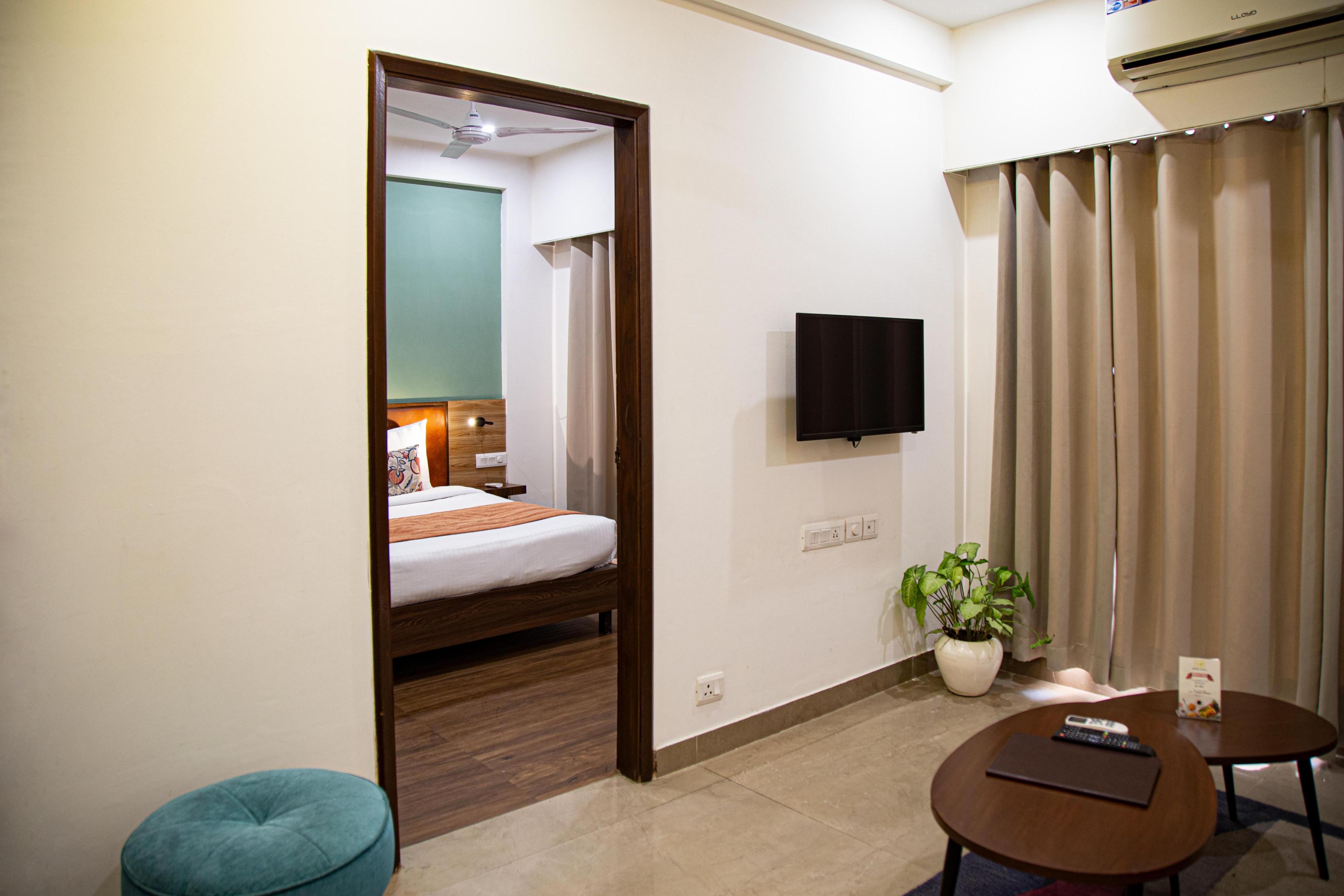 Park Serviced Apartments Near Millenium City Center - Tap to explore photos
