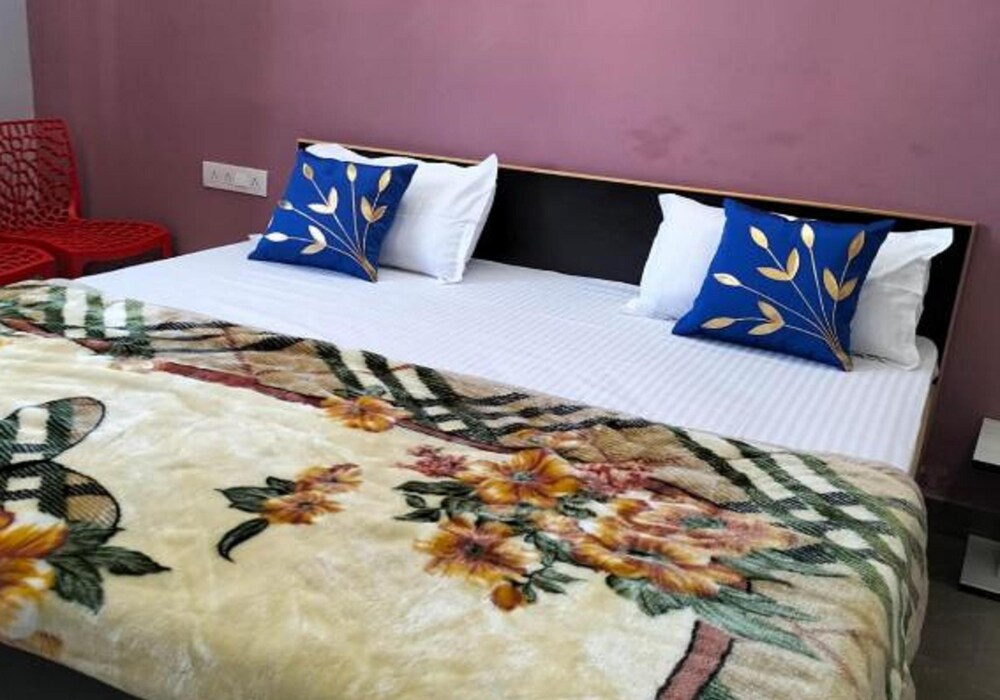 Room image shown in public travel gallery