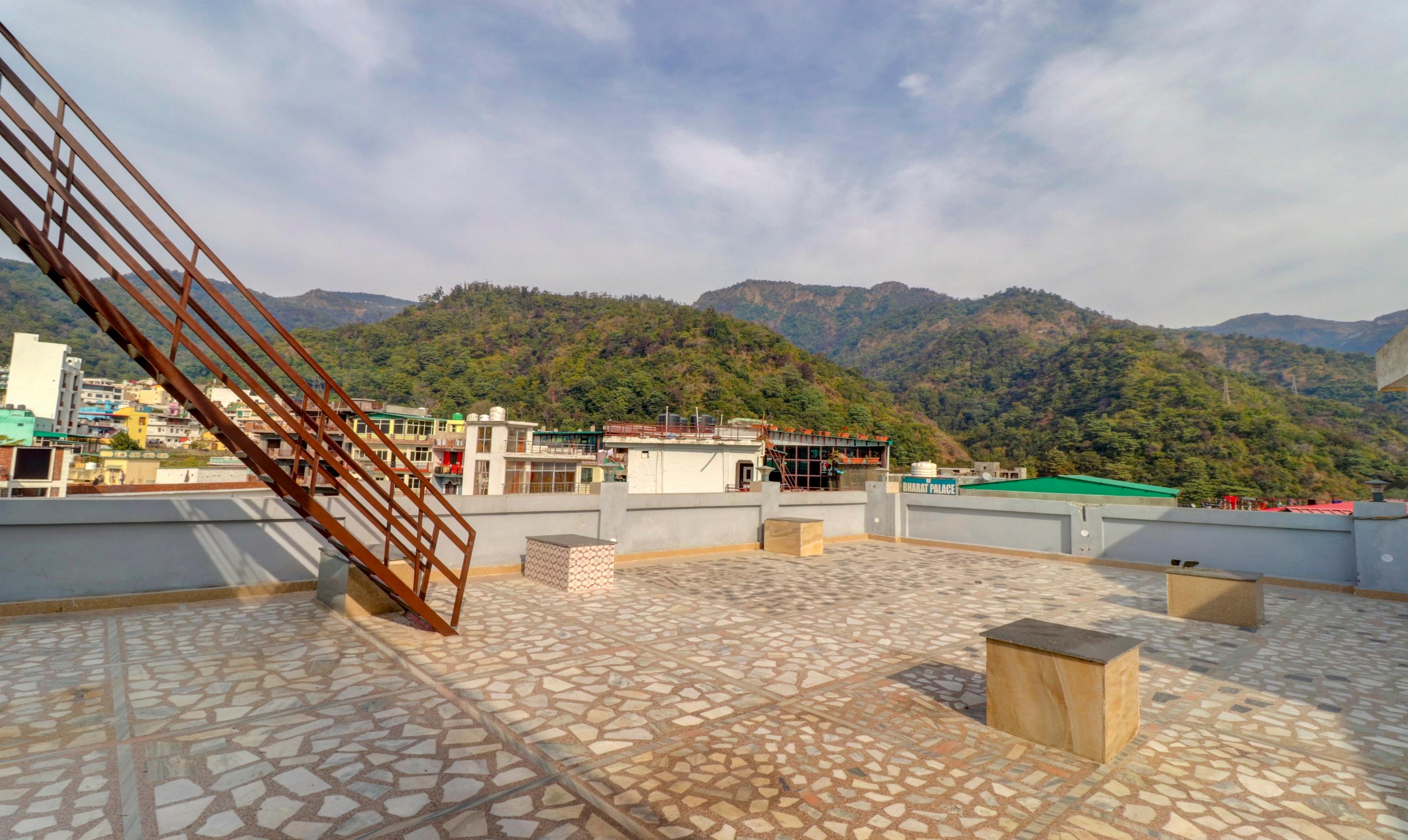 Itsy Hotels Nv, Tapovan - Tap to explore photos