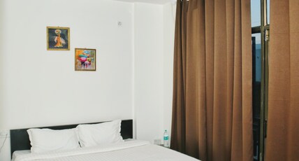 HOTEL AQ Room Type - AC ROOM