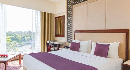 Sarovar Portico Indore Room Type - Deluxe Room - King Bed