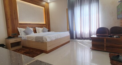 Hotel Ishant & Restuarant Room Type - deluxe room Hotel Ishant & Restuarant Room Type - deluxe room