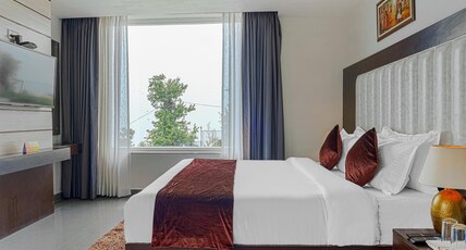 Aliza Inn And Suites By SRS Hotels Room Type - Aliza Executive Room- Sunset View | Balcony