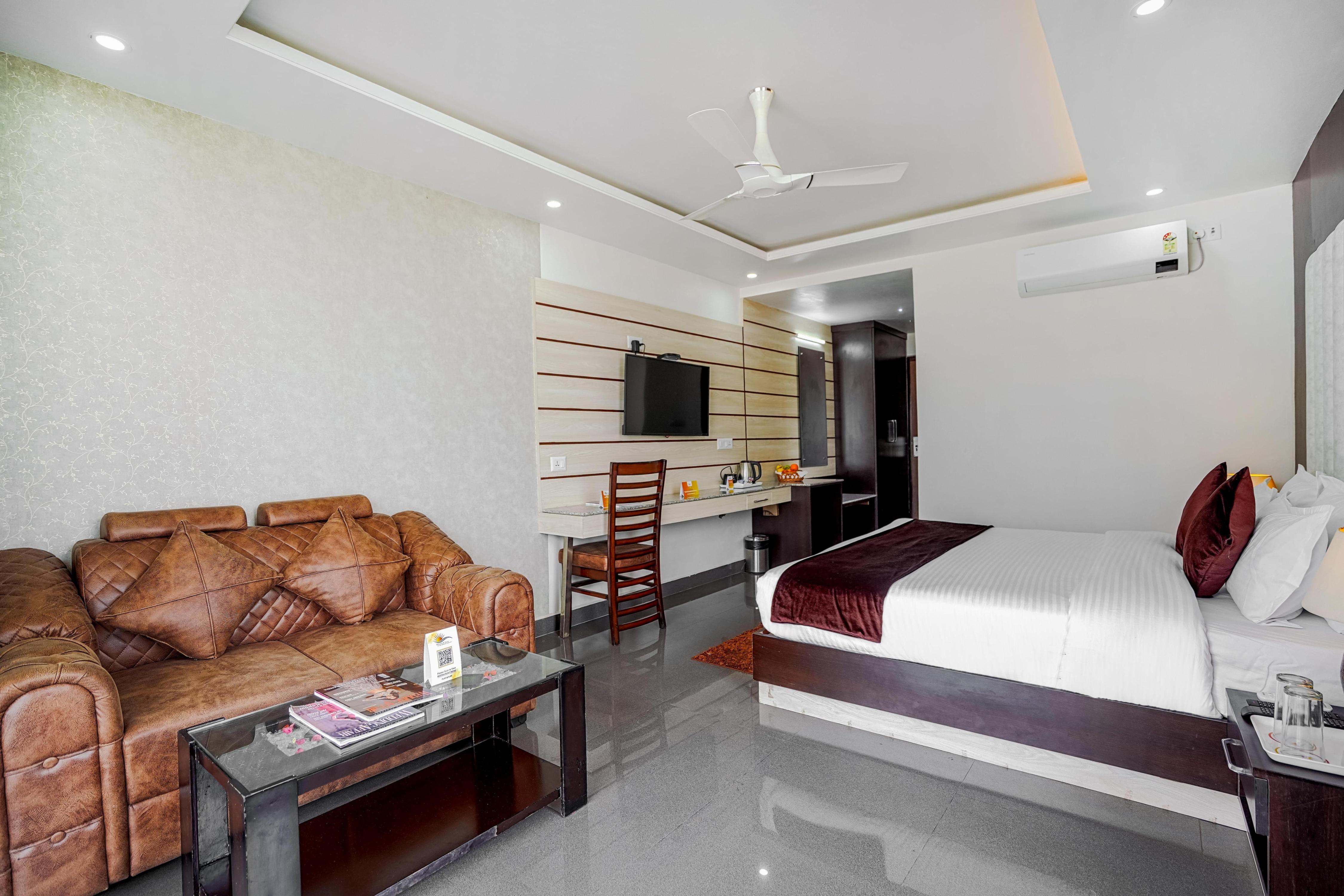 Aliza Inn And Suites By SRS Hotels - Tap to explore photos