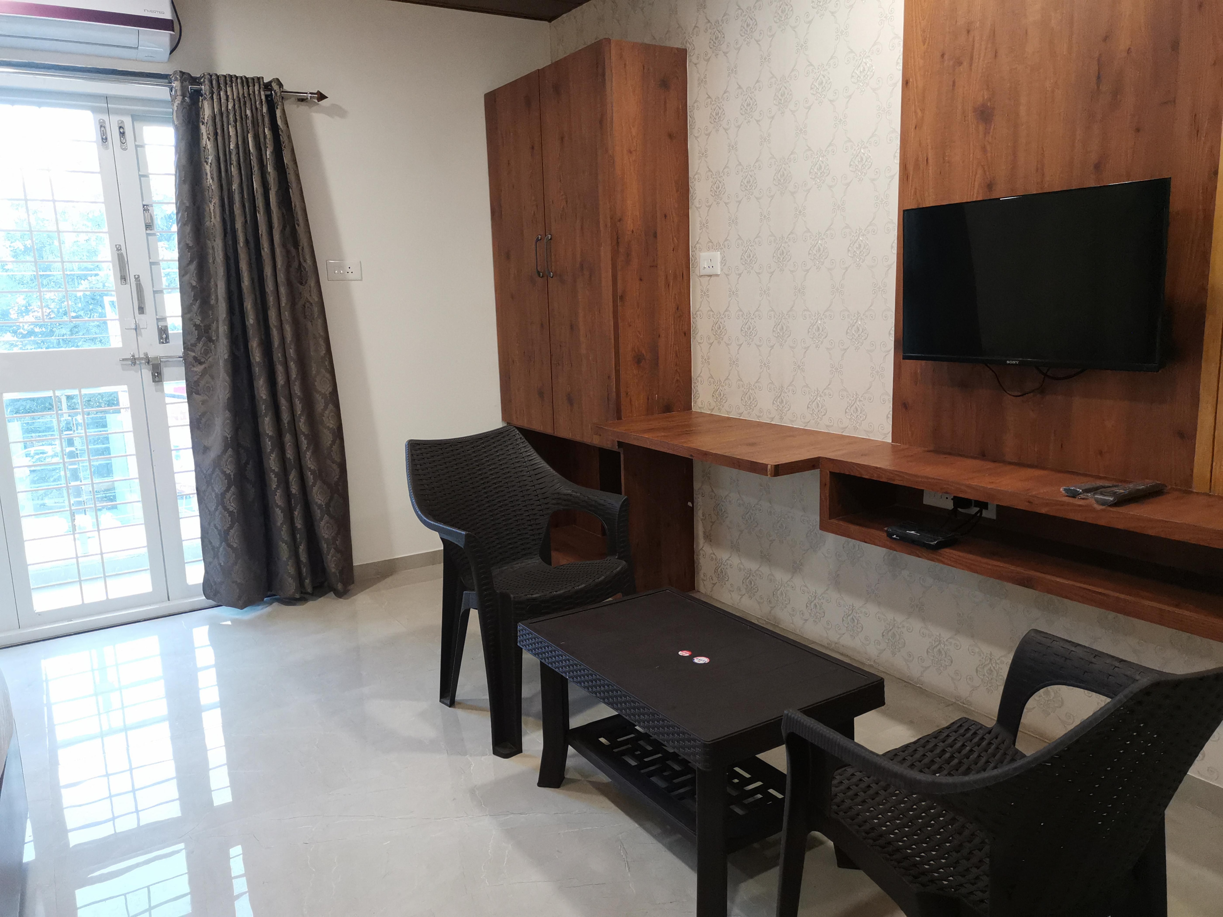 Mahalaxmi Executive - Tap to explore photos