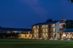 Paramount Riverfront Resort and Spa