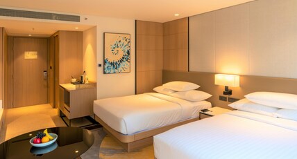 Courtyard by Marriott Vadodara Room Type - Deluxe Twin Room City View