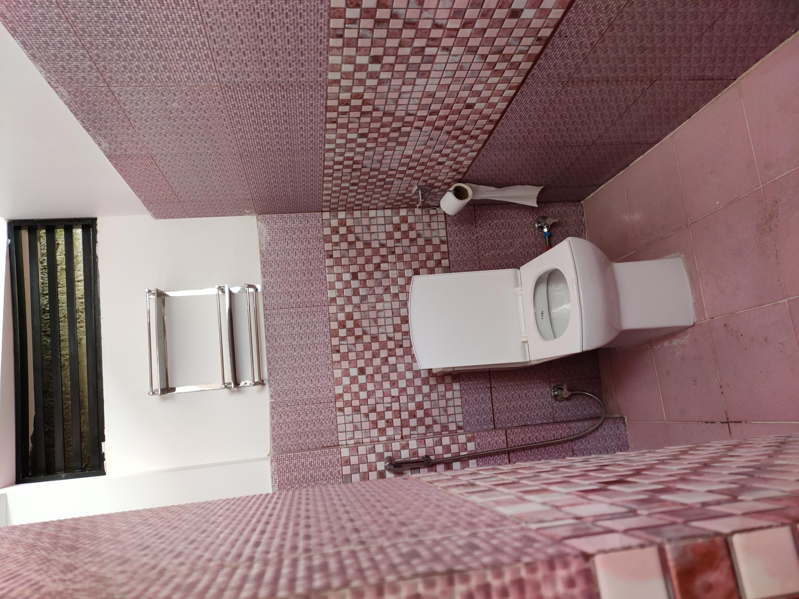 Broadview Homestay | Rooms & Restaurant - Tap to explore photos