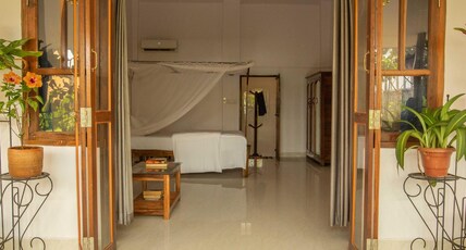 Tapas Beach Huts Palolem   Room Type - Deluxe Jacuzzi Room
