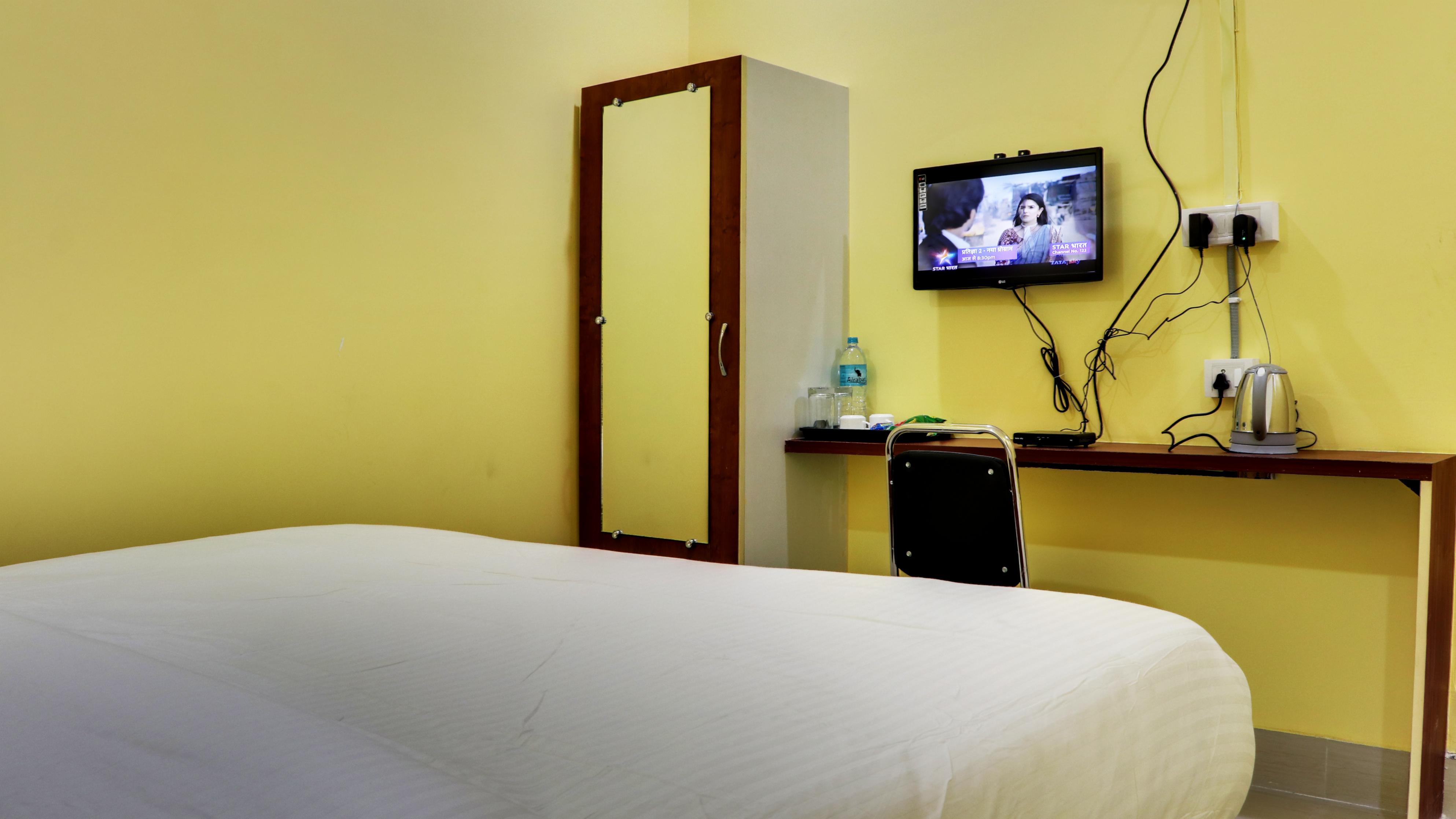 Wing's The Pride | Rooms & Restaurant Room Type - Deluxe Room