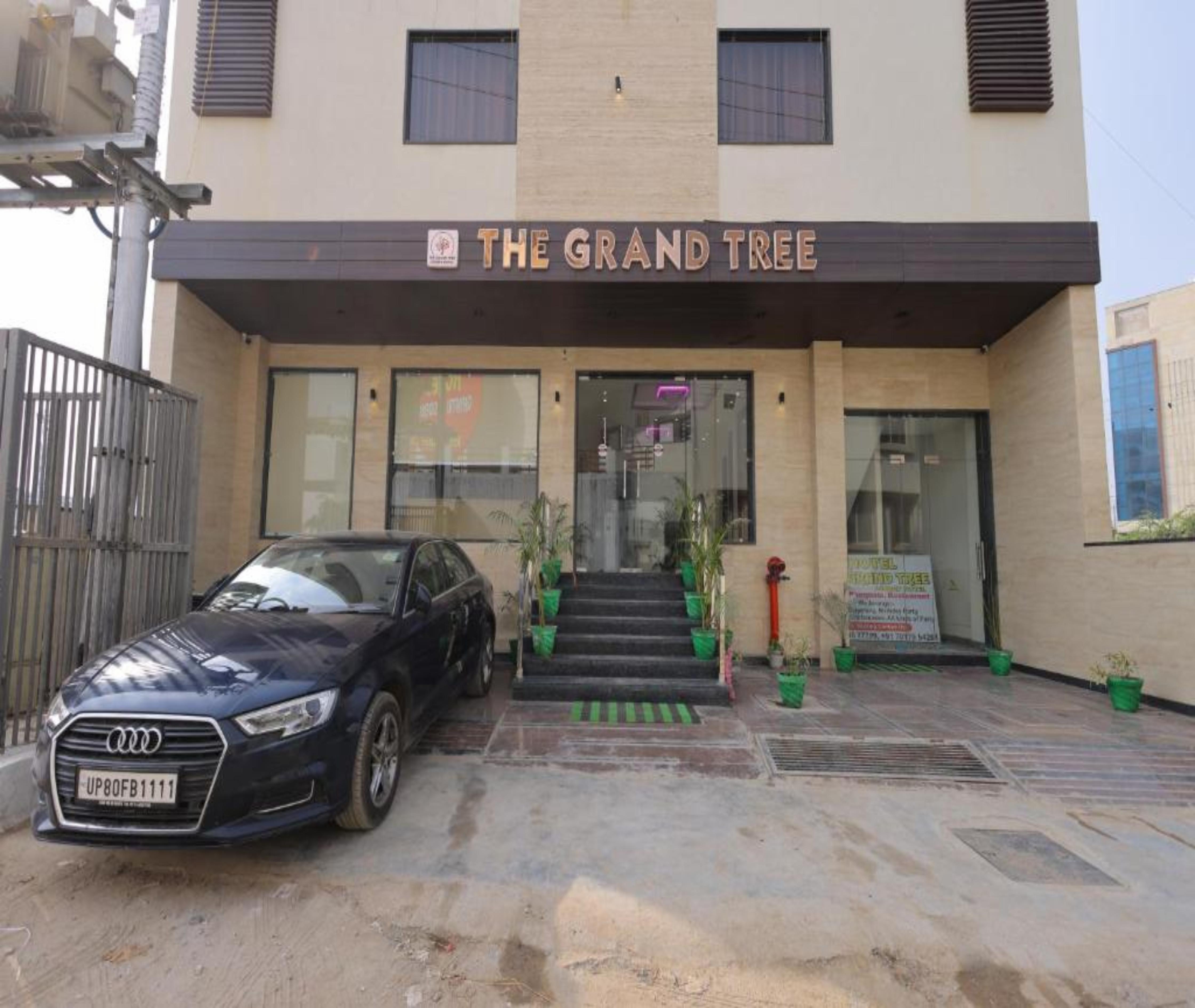 Hotel The Grand Tree - Tap to explore photos