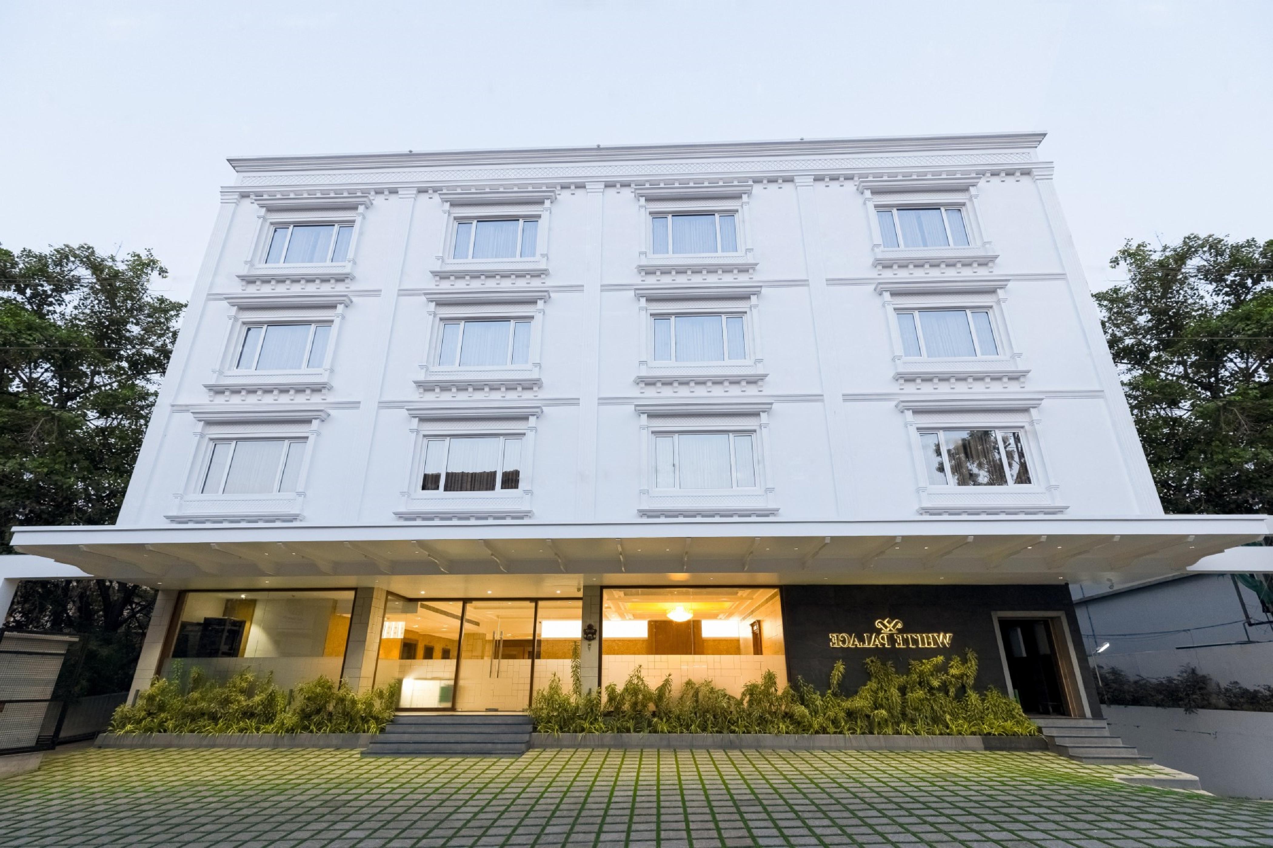 White Palace Hotel - Tap to explore photos