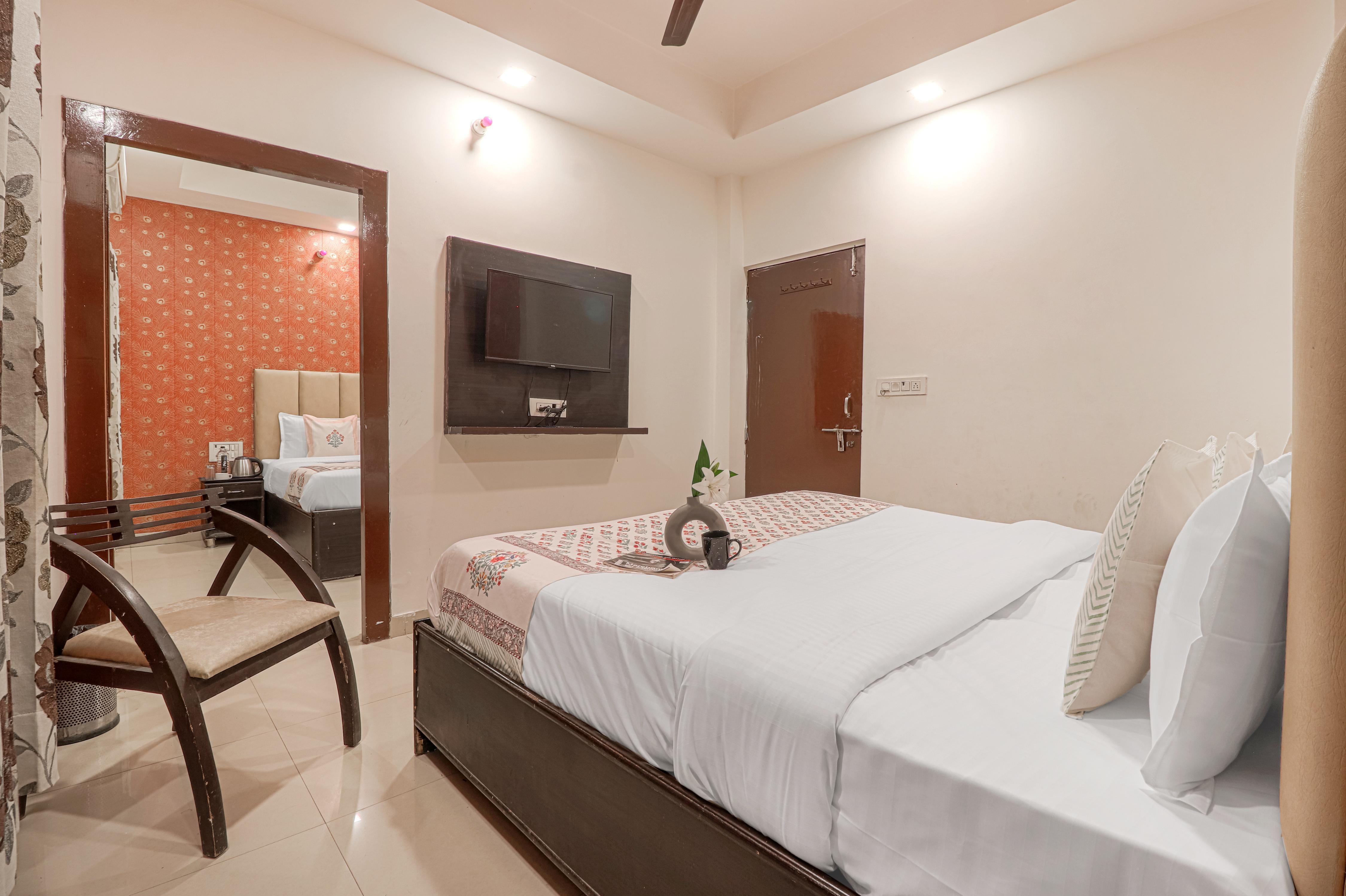 Hotel Amishi Near Shantikunj Haridwar - Tap to explore photos