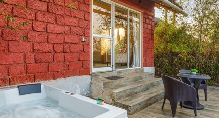 Tree of Life Aerovillage Panheli Room Type - Cliff Edge Cottage With Jacuzzi