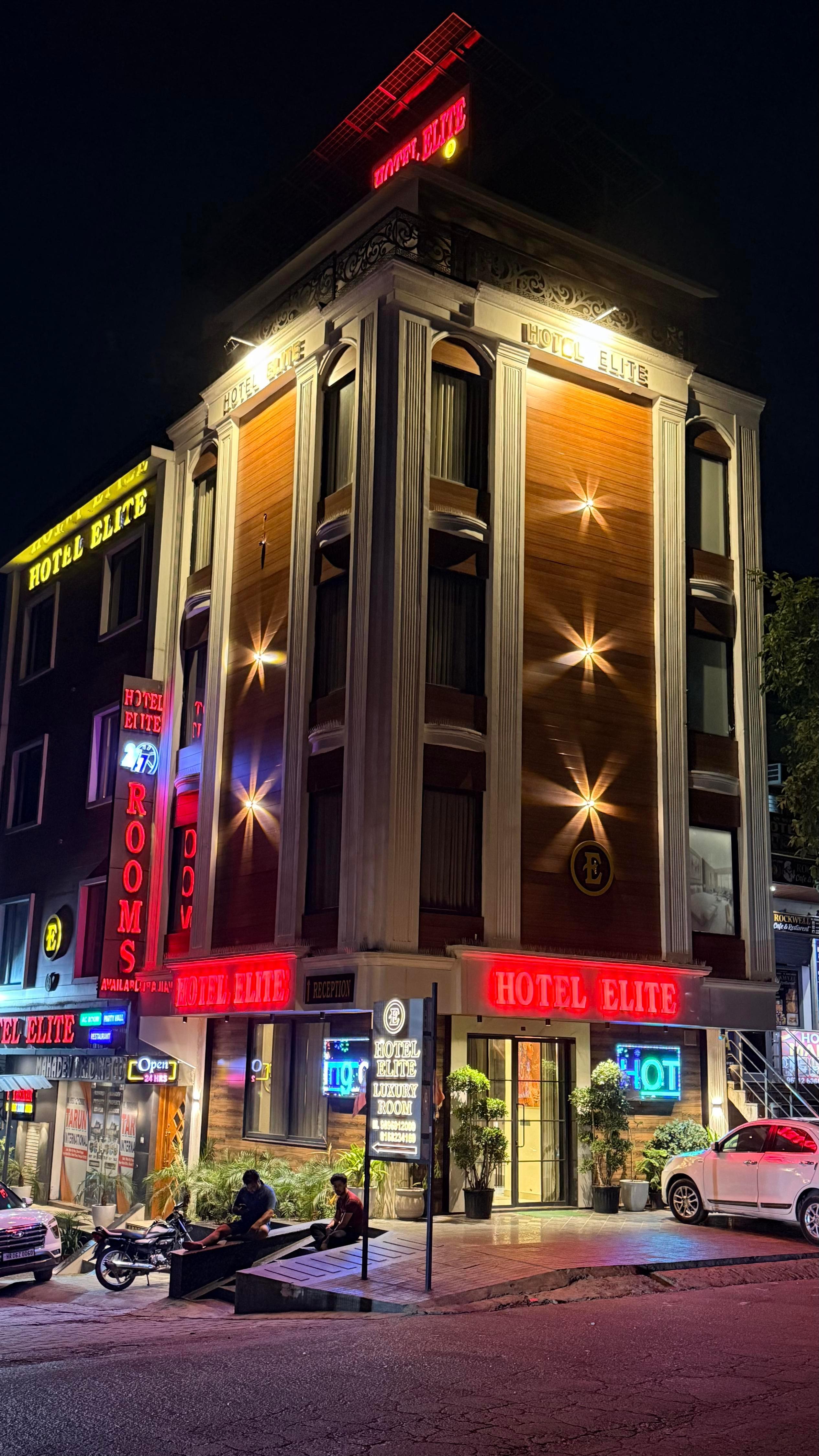 Hotel Elite - Tap to explore photos