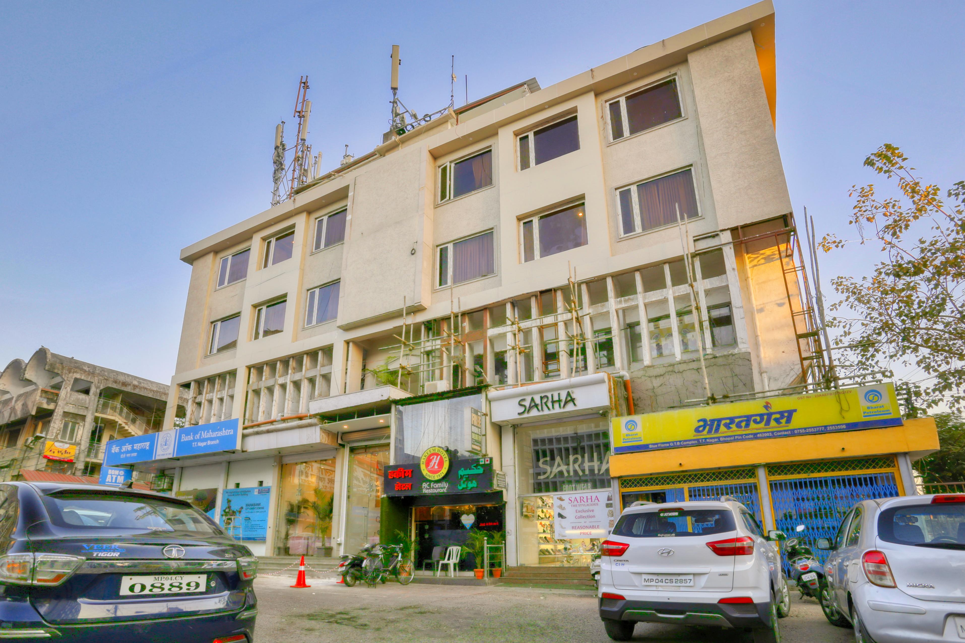 Hotel Centre Park Bhopal - Tap to explore photos