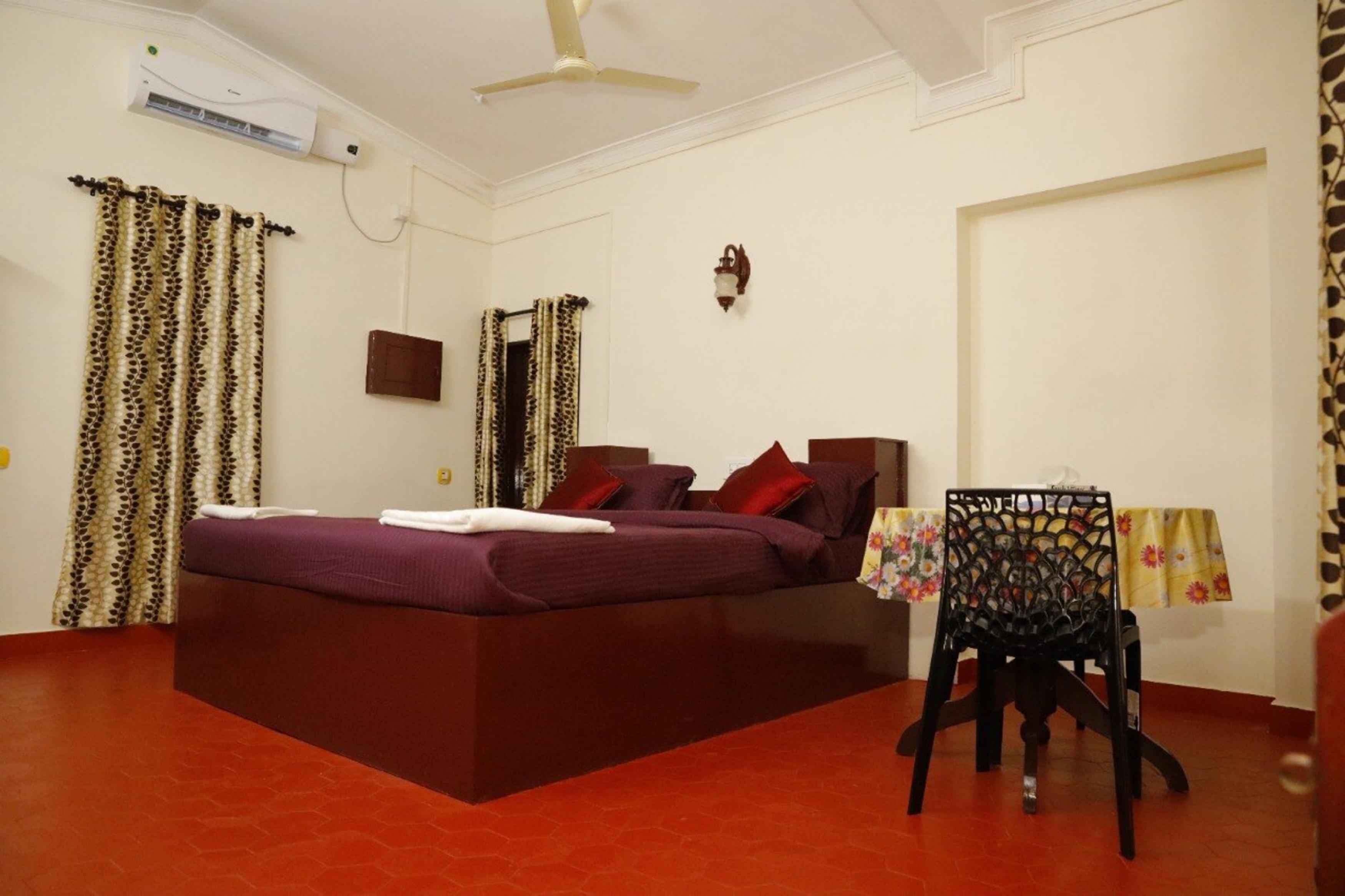 Vintage - Tap to explore photos