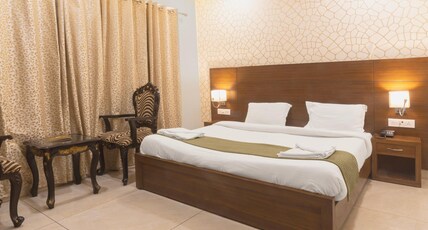 Hotel Green - Behind Parmarth Niketan Room Type - Executive Queen Room (Non View)